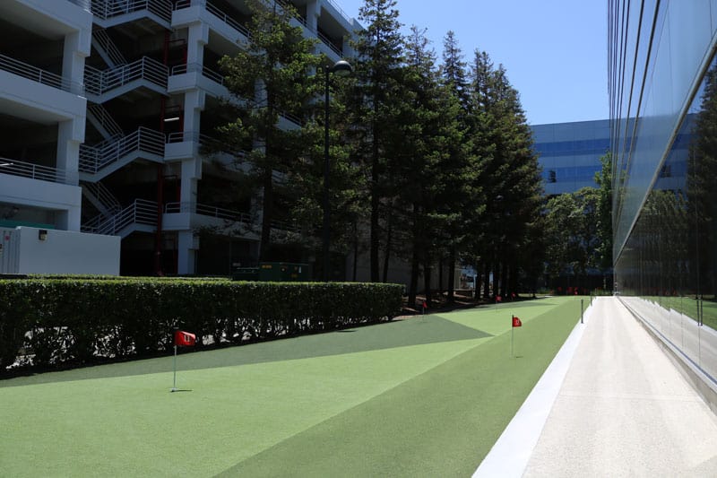 commercial-artificial-grass-putting-green Outdoor commercial putting green installed along office complex walkway