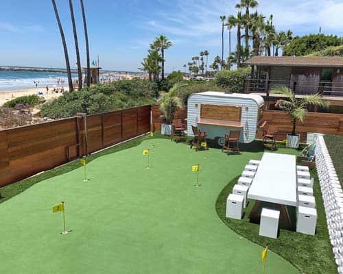 Beachfront artificial putting green