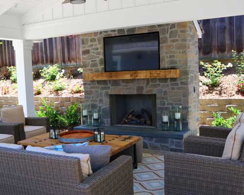 Outdoor fireplace